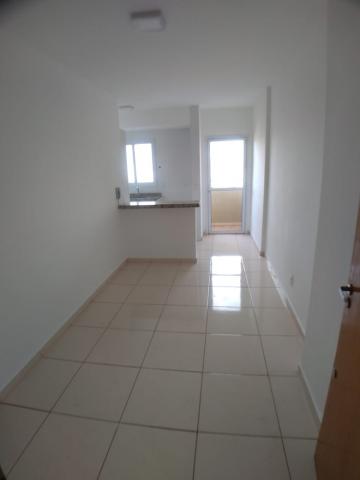 Apartamento / Padrão em Ribeirão Preto Alugar por R$1.500,00