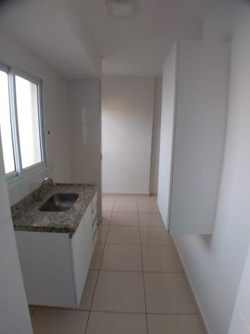 Alugar Apartamento / Padrão em Ribeirão Preto R$ 1.500,00 - Foto 5