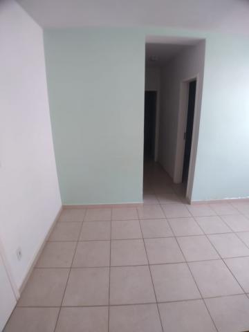 Alugar Apartamento / Padrão em Ribeirão Preto R$ 573,64 - Foto 2