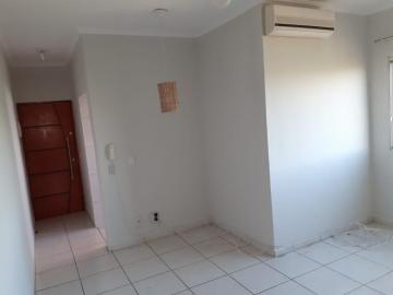 Alugar Apartamento / Padrão em Ribeirão Preto R$ 900,00 - Foto 1