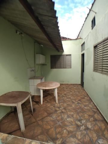 Alugar Casa / Padrão em Ribeirão Preto R$ 1.400,00 - Foto 15