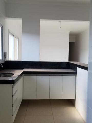 Alugar Apartamento / Padrão em Ribeirão Preto R$ 1.700,00 - Foto 5