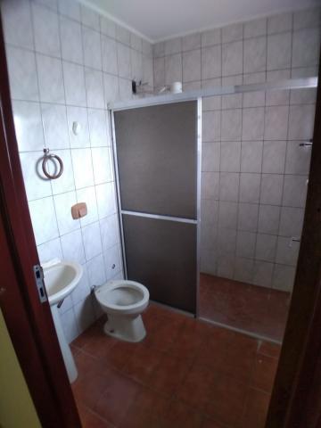 Alugar Casa / Padrão em Ribeirão Preto R$ 1.400,00 - Foto 4