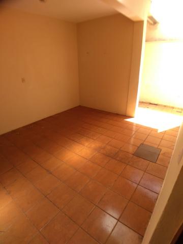 Alugar Casa / Padrão em Ribeirão Preto R$ 1.400,00 - Foto 16