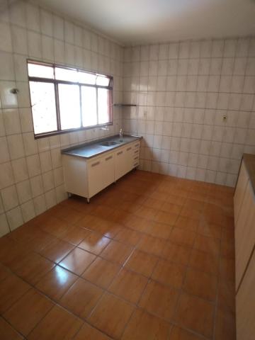 Alugar Casa / Padrão em Ribeirão Preto R$ 1.400,00 - Foto 12