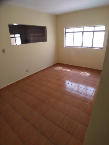 Alugar Casa / Padrão em Ribeirão Preto R$ 1.400,00 - Foto 8