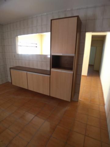 Alugar Casa / Padrão em Ribeirão Preto R$ 1.400,00 - Foto 13