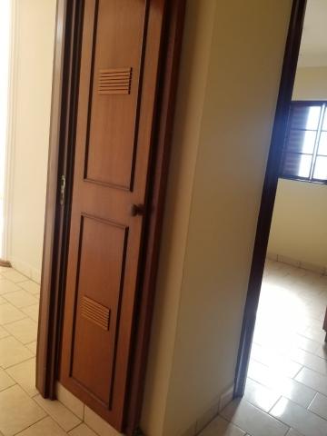 Alugar Apartamento / Padrão em Ribeirão Preto R$ 1.500,00 - Foto 12