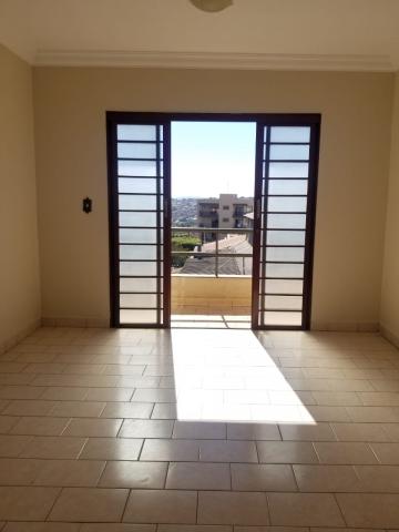 Alugar Apartamento / Padrão em Ribeirão Preto R$ 1.500,00 - Foto 5