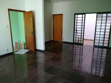 Alugar Casa / Padrão em Ribeirão Preto R$ 1.900,00 - Foto 3