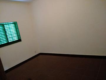 Alugar Casa / Padrão em Ribeirão Preto R$ 1.900,00 - Foto 9