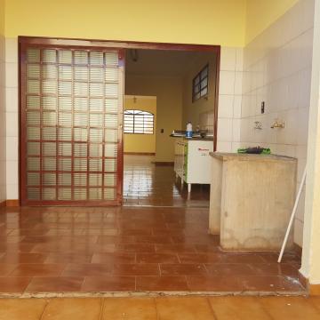 Alugar Casa / Padrão em Ribeirão Preto R$ 1.300,00 - Foto 17