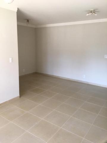 Alugar Apartamentos / Padrão em Ribeirão Preto R$ 1.800,00 - Foto 16