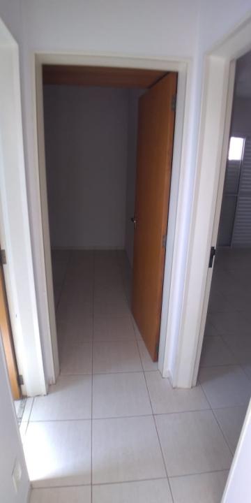 Alugar Apartamento / Padrão em Ribeirão Preto R$ 1.100,00 - Foto 8