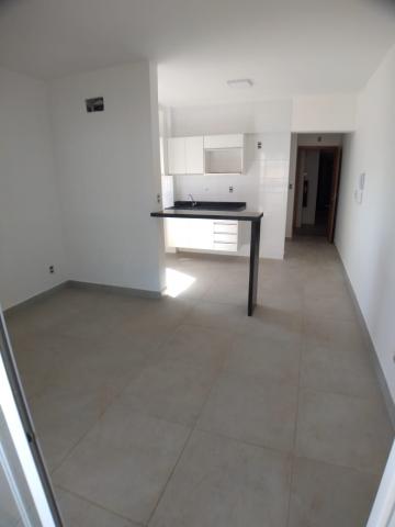 Alugar Apartamento / Padrão em Ribeirão Preto R$ 1.000,00 - Foto 5