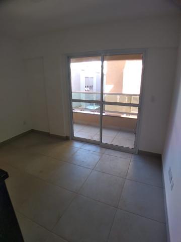 Alugar Apartamento / Padrão em Ribeirão Preto R$ 1.000,00 - Foto 2