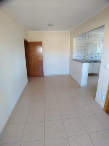 Apartamento / Padrão em Ribeirão Preto Alugar por R$600,00