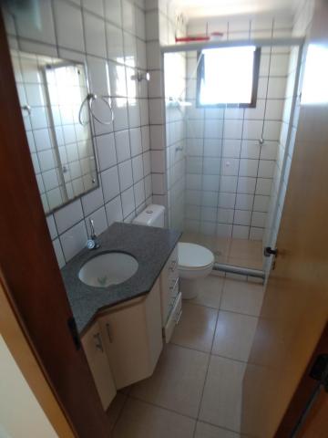 Alugar Apartamento / Padrão em Ribeirão Preto R$ 600,00 - Foto 4