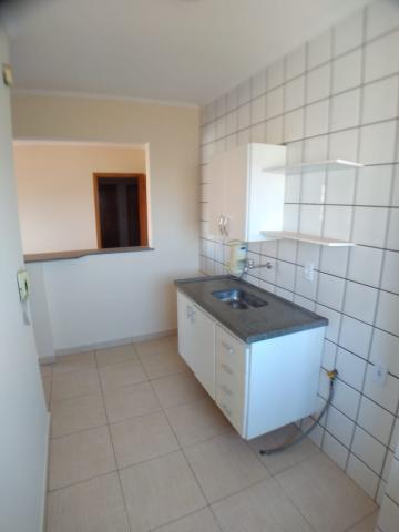 Alugar Apartamento / Padrão em Ribeirão Preto R$ 600,00 - Foto 7