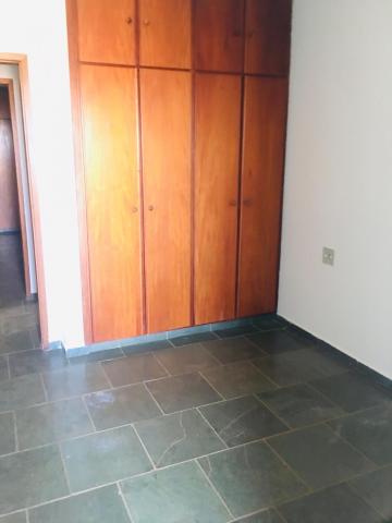 Alugar Apartamento / Padrão em Ribeirão Preto R$ 1.700,00 - Foto 5