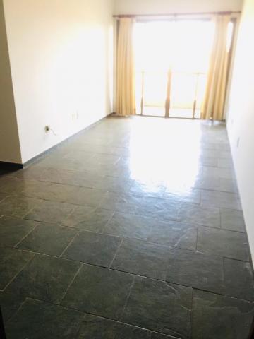 Alugar Apartamento / Padrão em Ribeirão Preto R$ 1.700,00 - Foto 3