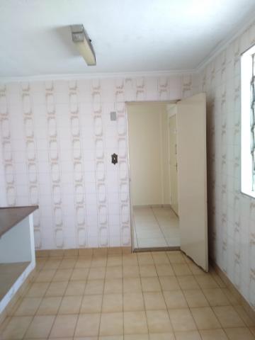 Alugar Apartamento / Padrão em Ribeirão Preto R$ 750,00 - Foto 5