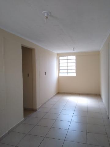 Alugar Apartamento / Padrão em Ribeirão Preto R$ 750,00 - Foto 3