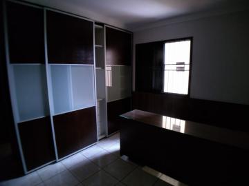 Alugar Apartamentos / Padrão em Ribeirão Preto R$ 2.700,00 - Foto 4