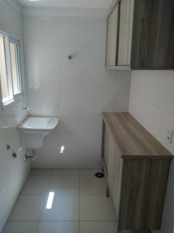 Alugar Apartamento / Padrão em Ribeirão Preto R$ 1.000,00 - Foto 2