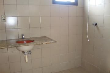 Alugar Apartamentos / Padrão em Ribeirão Preto R$ 600,00 - Foto 3