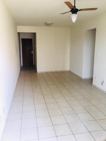 Alugar Apartamento / Padrão em Ribeirão Preto R$ 800,00 - Foto 2