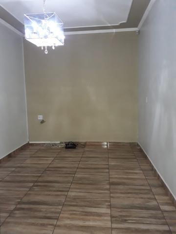 Alugar Casa / Padrão em Ribeirão Preto R$ 1.300,00 - Foto 3