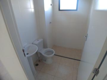 Alugar Apartamento / Padrão em Ribeirão Preto R$ 900,00 - Foto 2