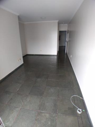 Alugar Apartamento / Padrão em Ribeirão Preto R$ 1.600,00 - Foto 5