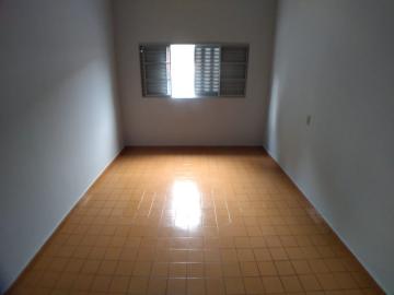 Alugar Casa / Padrão em Ribeirão Preto R$ 950,00 - Foto 5