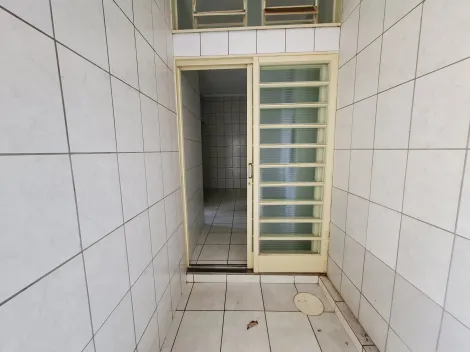 Alugar Casa / Padrão em Ribeirão Preto R$ 900,00 - Foto 13