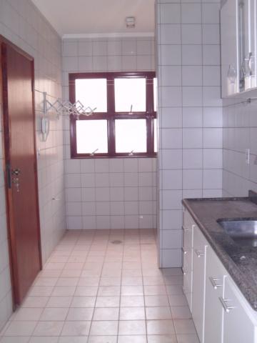 Alugar Apartamento / Padrão em Ribeirão Preto R$ 870,00 - Foto 2