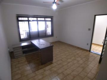 Alugar Casa / Padrão em Ribeirão Preto R$ 2.800,00 - Foto 1