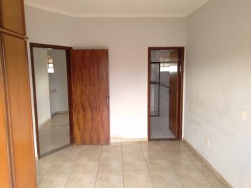 Alugar Casas / Padrão em Jardinopolis R$ 2.000,00 - Foto 14