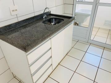 Alugar Apartamento / Padrão em Ribeirão Preto R$ 1.400,00 - Foto 5