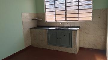 Alugar Casa / Padrão em Ribeirão Preto R$ 850,00 - Foto 5