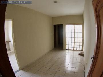 Alugar Casa / Padrão em Ribeirão Preto R$ 512,00 - Foto 2