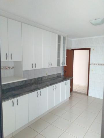 Alugar Apartamento / Padrão em Ribeirão Preto R$ 1.700,00 - Foto 5