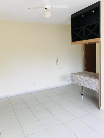 Alugar Apartamento / Padrão em Ribeirão Preto R$ 900,00 - Foto 2