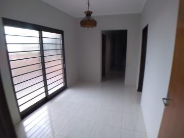 Alugar Casa / Padrão em Ribeirão Preto R$ 2.500,00 - Foto 3