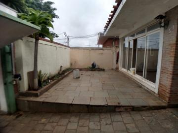 Casa / Padrão em Ribeirão Preto Alugar por R$2.200,00