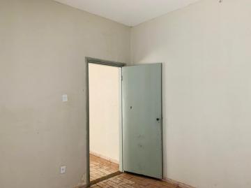 Alugar Casa / Padrão em Ribeirão Preto R$ 950,00 - Foto 5