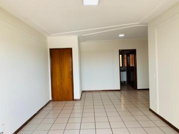 Alugar Apartamento / Padrão em Ribeirão Preto R$ 1.600,00 - Foto 2