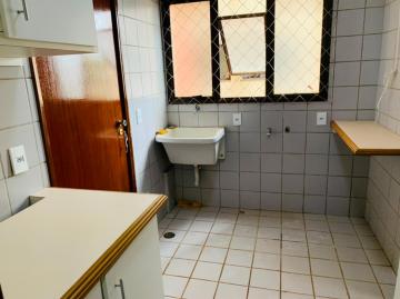 Alugar Apartamento / Padrão em Ribeirão Preto R$ 1.600,00 - Foto 9