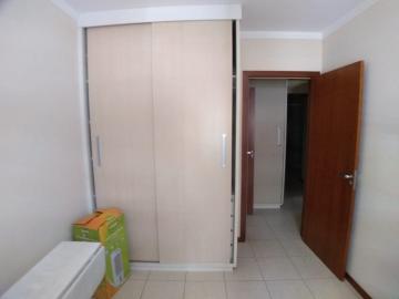 Alugar Apartamento / Padrão em Ribeirão Preto R$ 1.500,00 - Foto 12